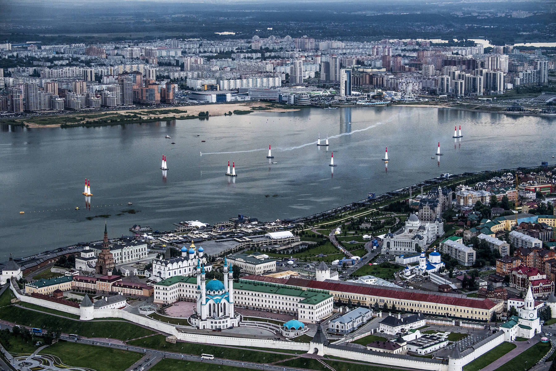 Кремлевская набережная реки Казанки